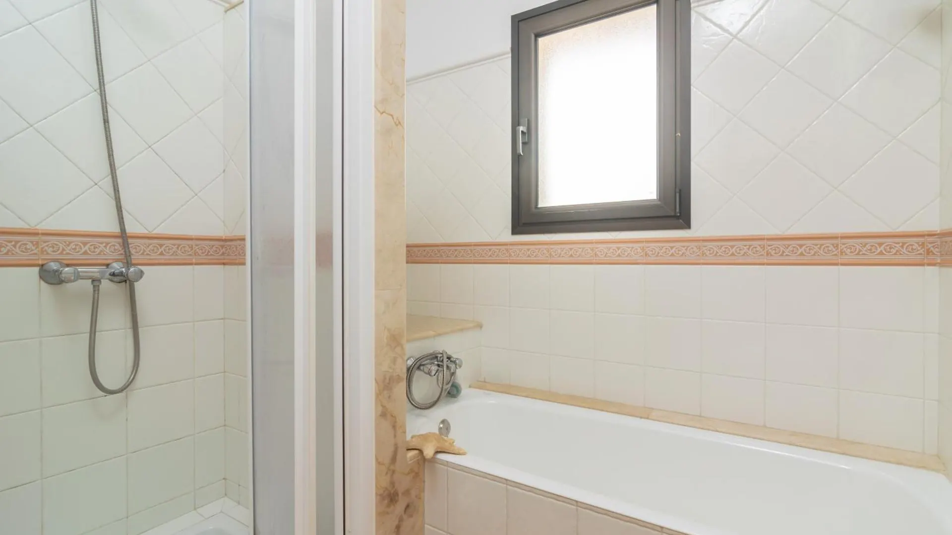 Sa Roca Blanca Villa S'Horta İspanya